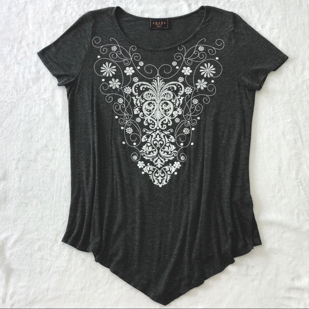 Amana Short Sleeve Floral Pointed Hem Top size Medium